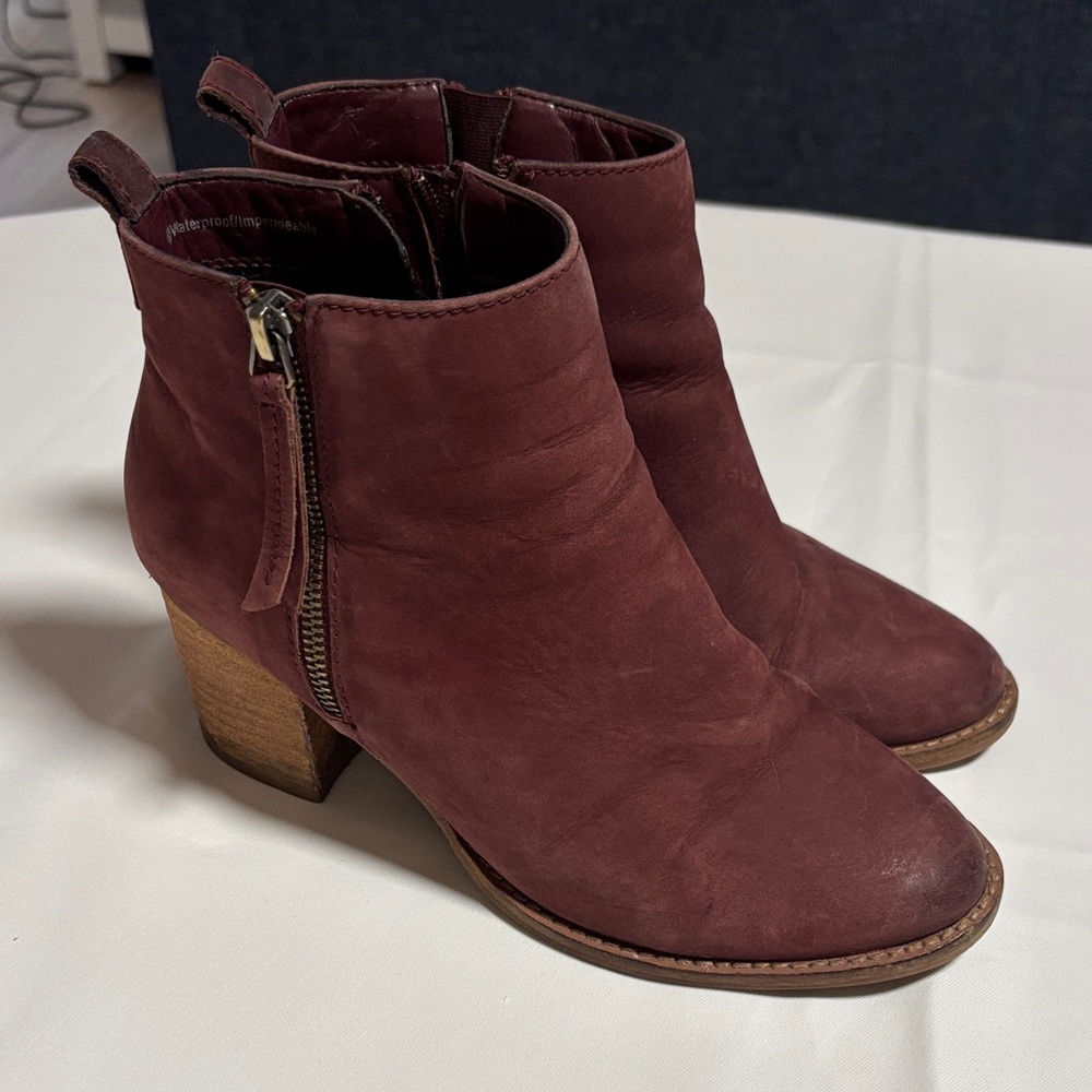 Blondo Burgundy Ankle Booties -GB2